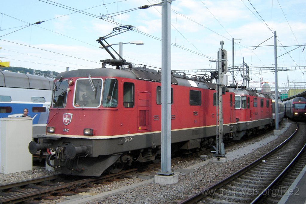1538-0035-170808.jpg - SBB-CFF Re 4/4'' 11302 + SBB-CFF Re 4/4'' 11131 / Zürich HB 17.8.2008