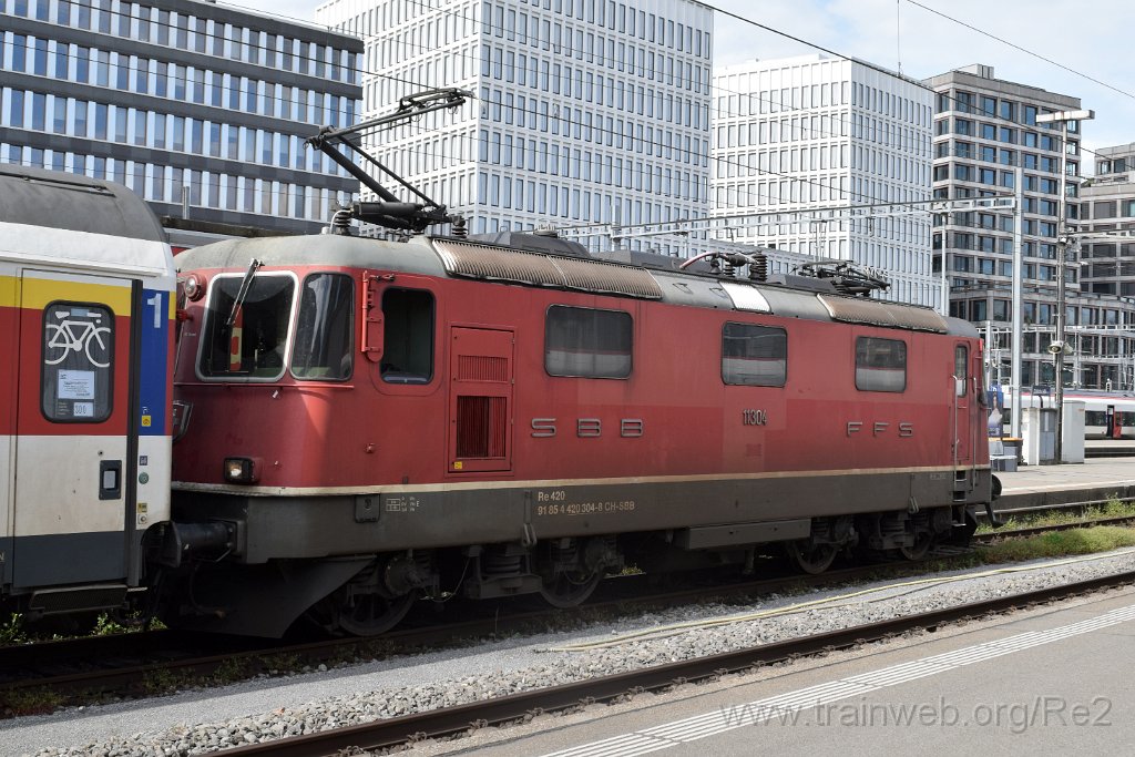 9708-0008-040525.jpg - SBB-CFF Re 4/4'' 11304 (Re 420.304-8)  (Re 91 85 4 420 304-8 CH-SBB) / Zürich HB 4.5.2025
