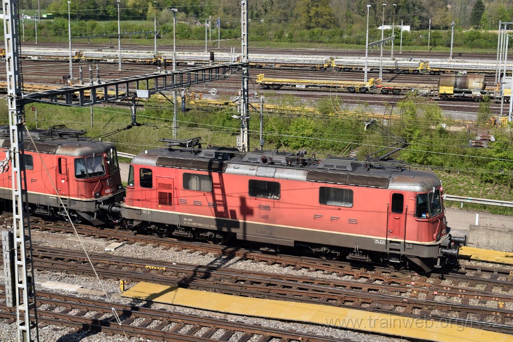 5426-0047-180419.jpg - SBBC Re 4/4'' 11305 (Re 420.305-5)  (Re 91 85 4 420 305-5 CH-SBBC) / RB Limmattal (Brücke Sandäckerstrasse) 18.4.2019