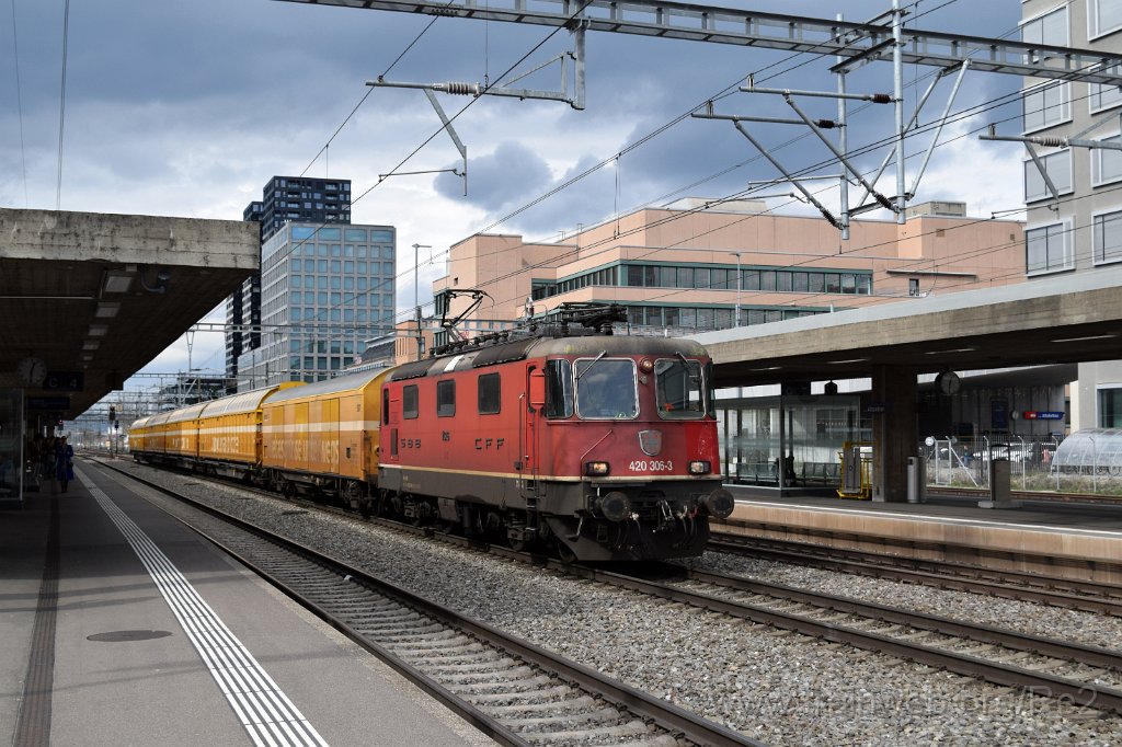 8995-0018-150324.jpg - SBBC Re 4/4'' 11306 (Re 420.306-3)  (Re 91 85 4 420 306-3 CH-SBBC) / Zürich-Altstetten 15.3.2024