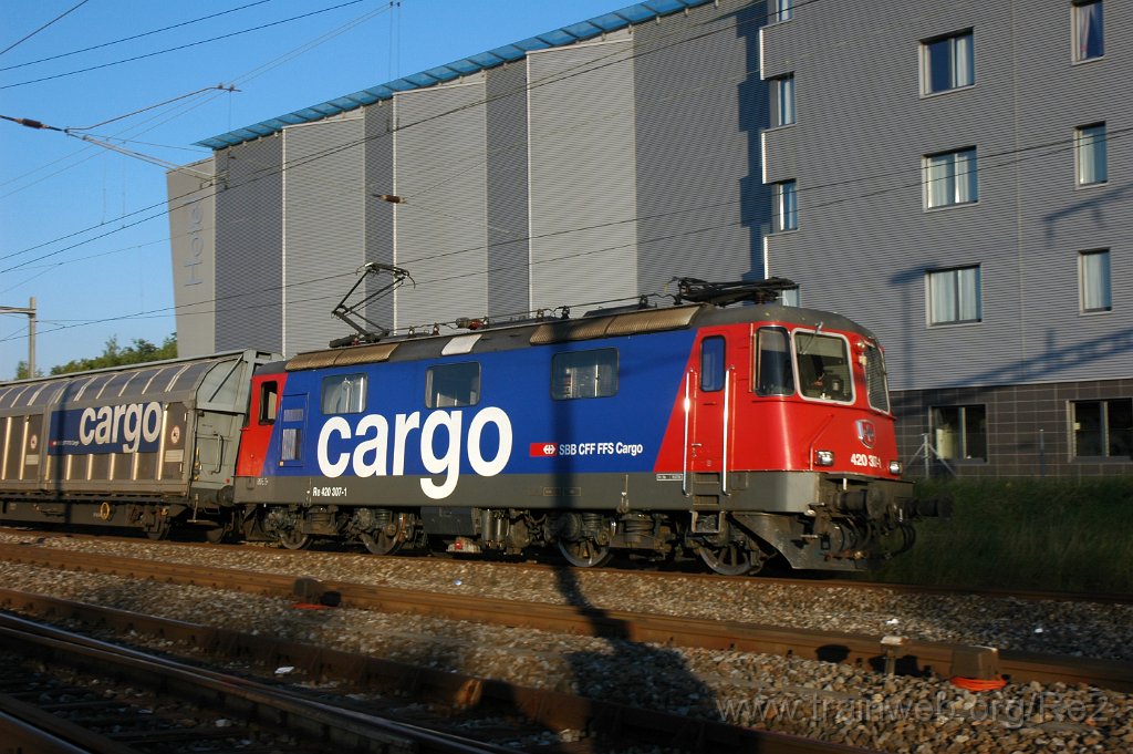 1712-0028-060809.jpg - SBBC Re 420.307-1 / Kloten 6.8.2009