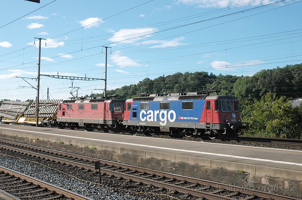 3230-0042-080814.jpg - SBBC Re 420.307-1 + SBB-CFF Re 4/4'' 11285 / Killwangen-Spreitenbach 8.8.2014