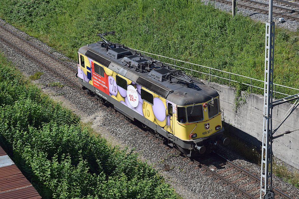 7114-0030-290720.jpg - SBBC Re 420.307-1 ''Cartes journalières dégriffées'' (Re 91 85 4 420 307-1 CH-SBBC) / RB Limmattal (Brücke Sandäckerstrasse) 29.7.2020