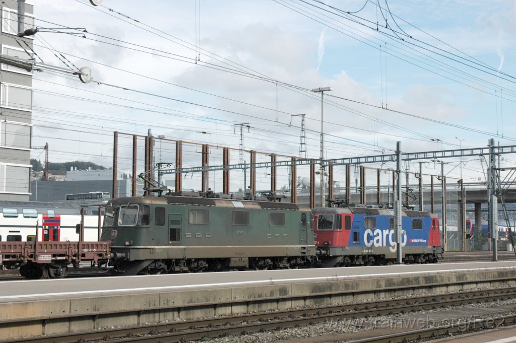 3326-0009-101014.jpg - SBBC Re 420.307-1 + SBB-CFF Re 4/4'' 11309 / Zürich-Altstetten 10.10.2014