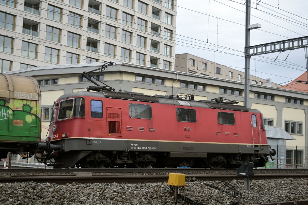 4815-0016-050118.jpg - SBBC Re 4/4'' 11313 (Re 420.313-9)  (Re 91 85 4 420 313-9 CH-SBBC) / Lenzburg 5.1.2018