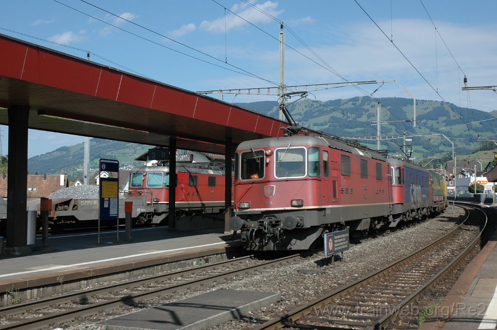 2177-0046-020911.jpg - SBB-CFF Re 4/4'' 11315 + SBBC Re 620.033-1 ''Muri AG'' / Schwyz 2.9.2011
