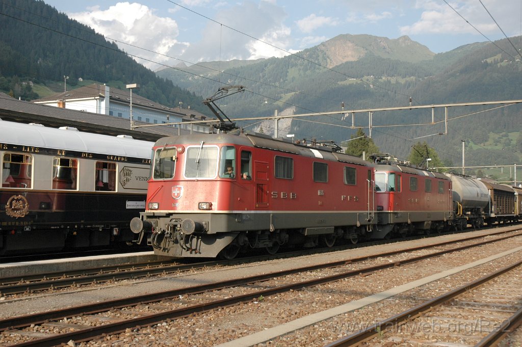 2585-0006-220812.jpg - SBB-CFF Re 4/4'' 11316 + SBB-CFF Re 4/4'' 11182 / Airolo 22.8.2012
