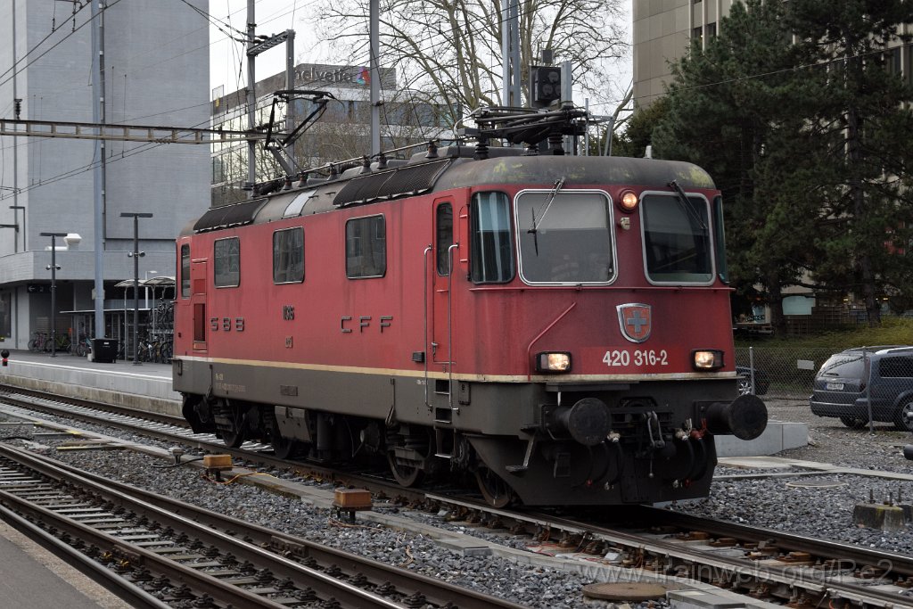 5872-0006-020320.jpg - SBBC Re 4/4'' 11316 (Re 420.316-2)  (Re 91 85 4 420 316-2 CH-SBBC) / Zürich-Altstetten 2.3.2020