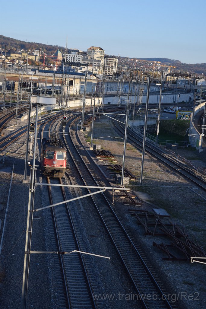 7193-0041-301020.jpg - SBBC Re 4/4'' 11325 (Re 420.325-3)  (Re 91 85 4 420 325-3 CH-SBBC) / Zürich (Hardbrücke) 30.10.2020