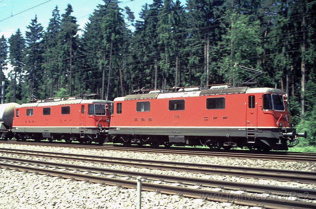 0817-0004.jpg - SBB-CFF Re 4/4'' 11318 + SBB-CFF Re 4/4'' 11335 / Buchs AG 2.6.2000