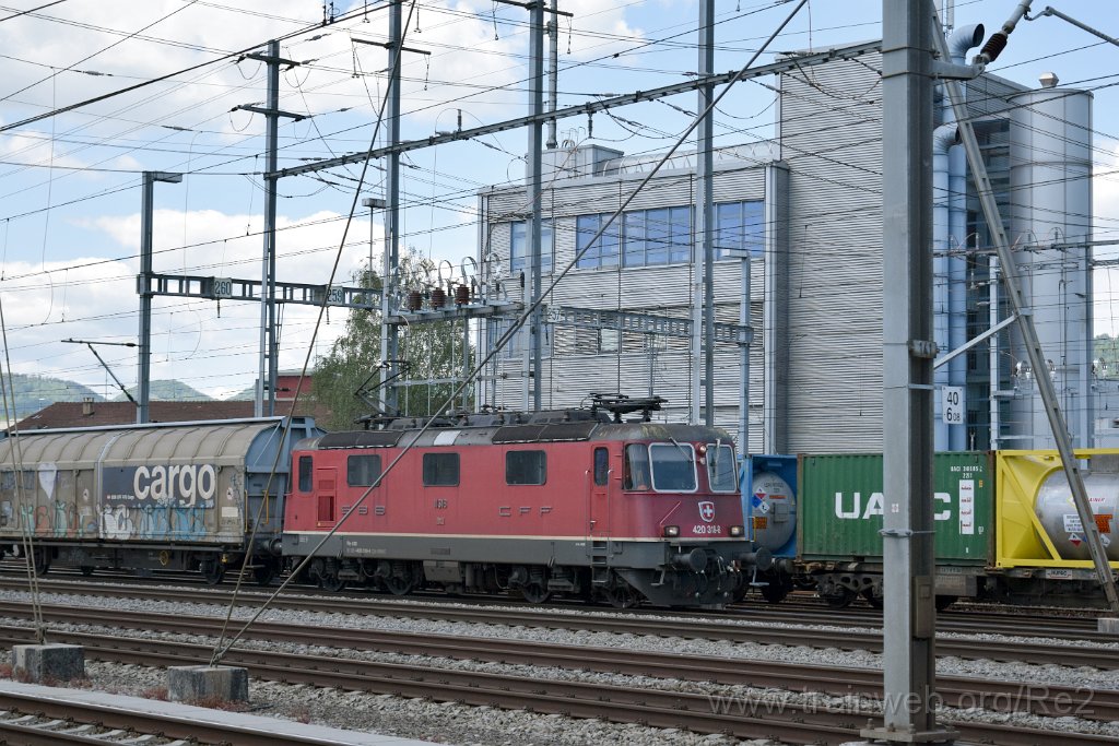 5538-0050-310519.jpg - SBBC Re 4/4'' 11318 (Re 420.318-8)  (Re 91 85 4 420 318-8 CH-SBBC) / Aarau (Torfeld) 31.5.2019