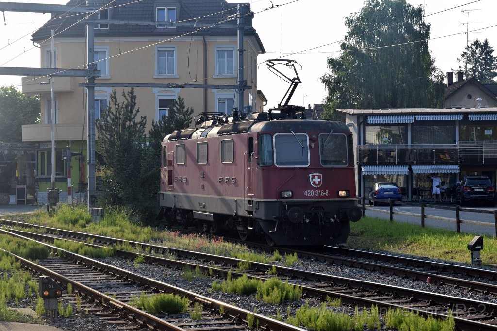 5592-0030-270619.jpg - SBBC Re 4/4'' 11318 (Re 420.318-8)  (Re 91 85 4 420 318-8 CH-SBBC) / St.Margrethen 27.6.2019