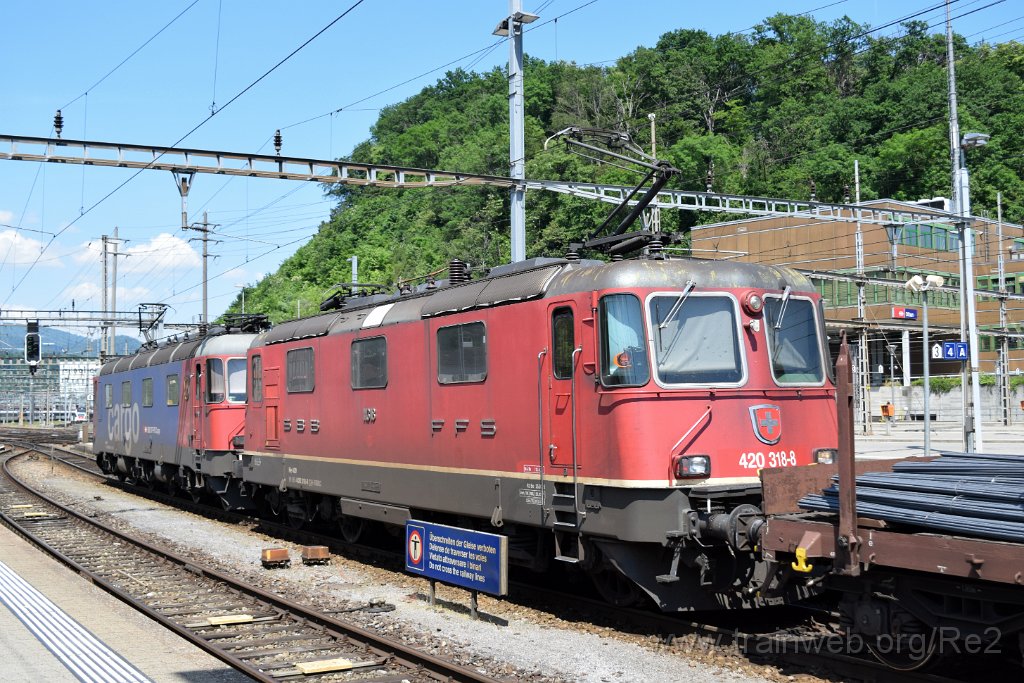 8632-0038-300523.jpg - SBBC Re 620.083-6 ''Amsteg - Silenen'' (Re 91 85 4 620 083-6 CH-SBBC) + SBBC Re 4/4'' 11318 / Re 420.318-8 (Re 91 85 4 420 318-8 CH-SBBC) / Olten 30.5.2023