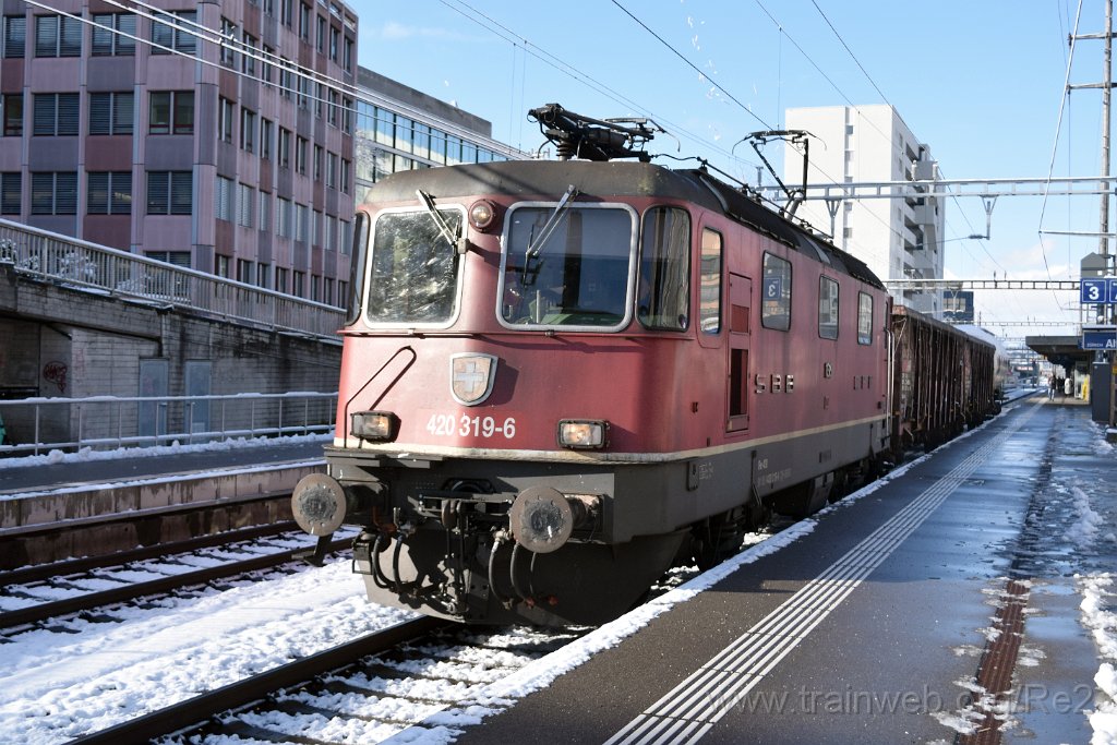 8931-0028-190124.jpg - SBBC Re 4/4'' 11319 (Re 420.319-6)  (Re 91 85 4 420 319-6 CH-SBBC) / Zürich-Altstetten 19.1.2024