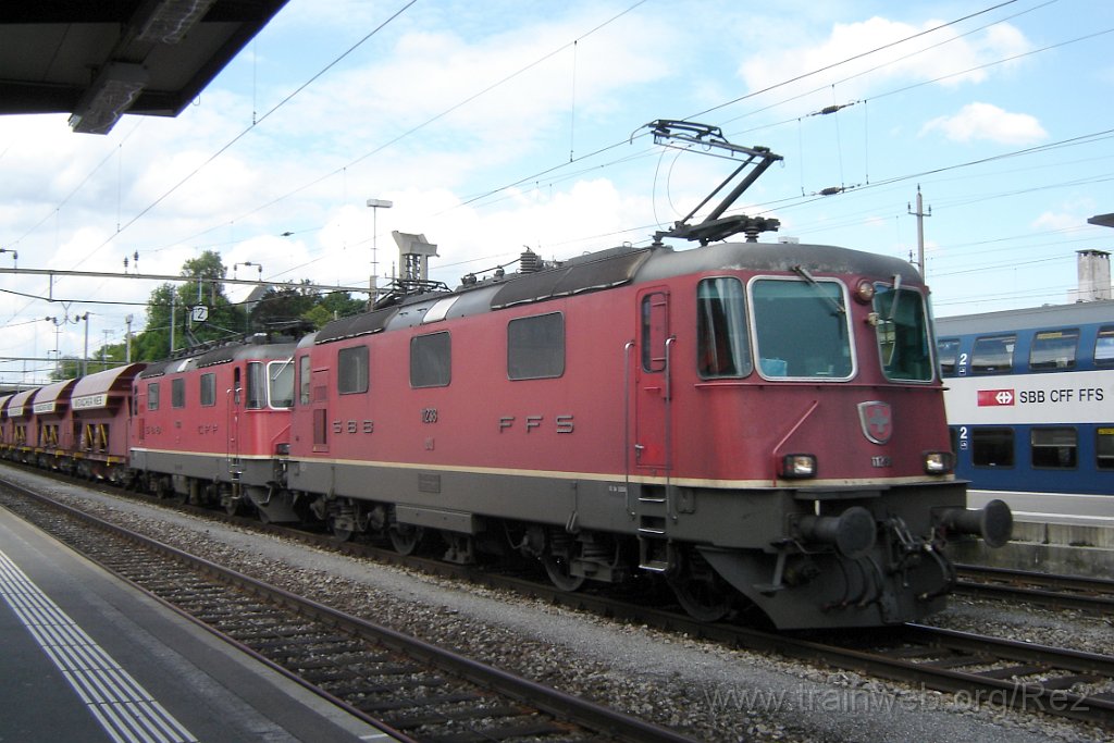1525-0017-180708.jpg - SBB-CFF Re 4/4'' 11238 + SBB-CFF Re 4/4'' 11320 / Effretikon 18.7.2008