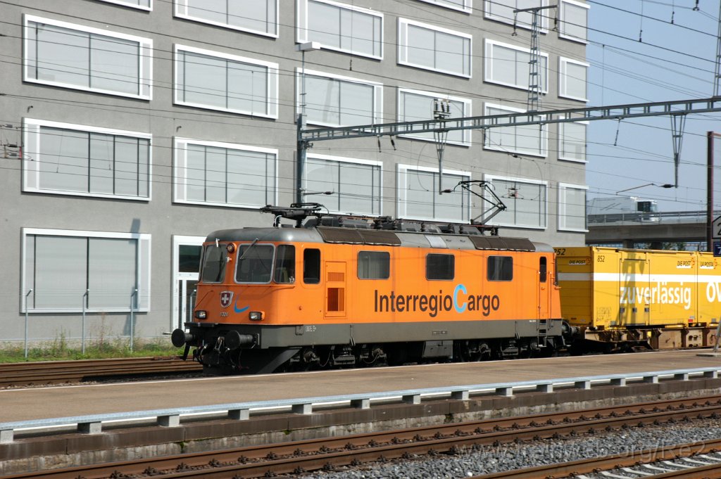 3271-0049-220914.jpg - SBB-CFF Re 4/4'' 11320 ''InterRegio Cargo'' / Zürich-Altstetten 22.9.2014
