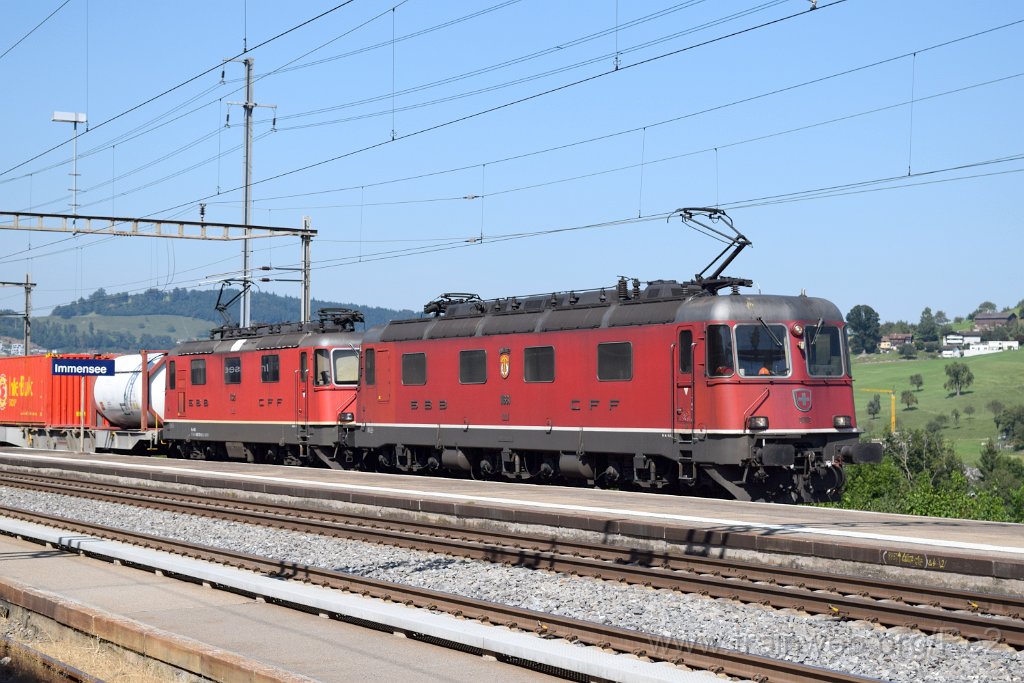 4128-0023-120916.jpg - SBB-CFF Re 6/6 11681 ''Immensee'' + SBBC Re 4/4'' 11321 (Re 420.321-2)  (Re 91 85 4 420 321-2 CH-SBBC) / Immensee 12.9.2016