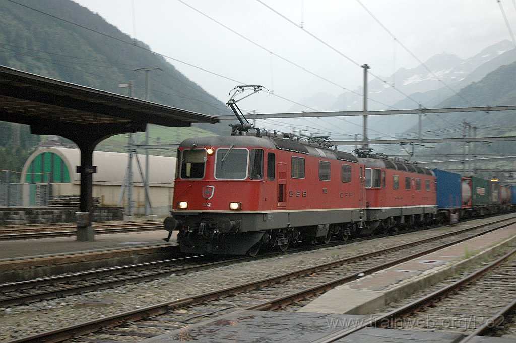 2522-0024-270712.jpg - SBB-CFF Re 4/4'' 11322 + SBB-CFF Re 6/6 11668 ''Stein-Säckingen'' / Airolo 27.7.2012