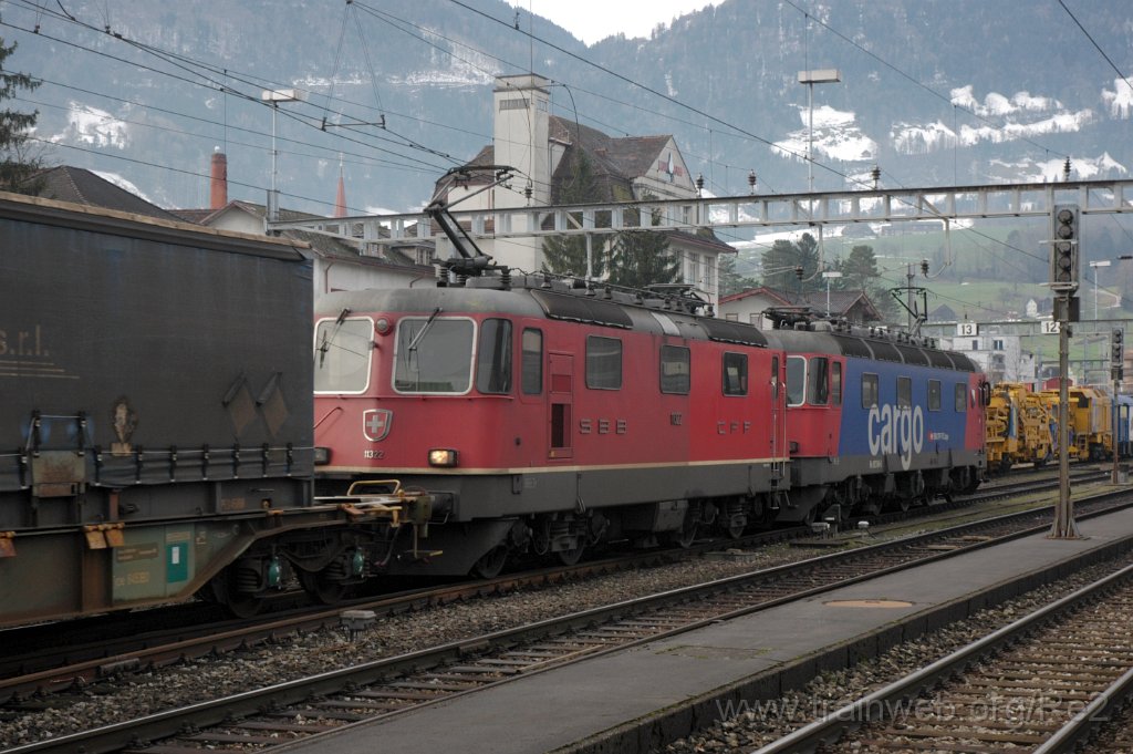 3447-0012-070115.jpg - SBBC Re 620.069-5 ''Hägendorf'' + SBB-CFF Re 4/4'' 11322 / Arth-Goldau 7.1.2015