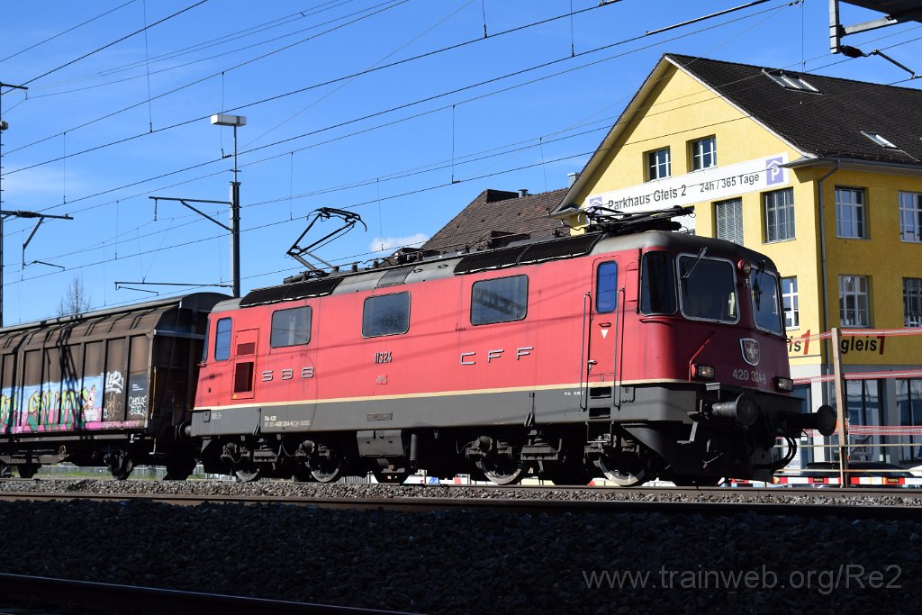 4900-0014-120418.jpg - SBBC Re 4/4'' 11324 (Re 420.324-6)  (Re 91 85 4 420 324-6 CH-SBBC) / Lenzburg 12.4.2018