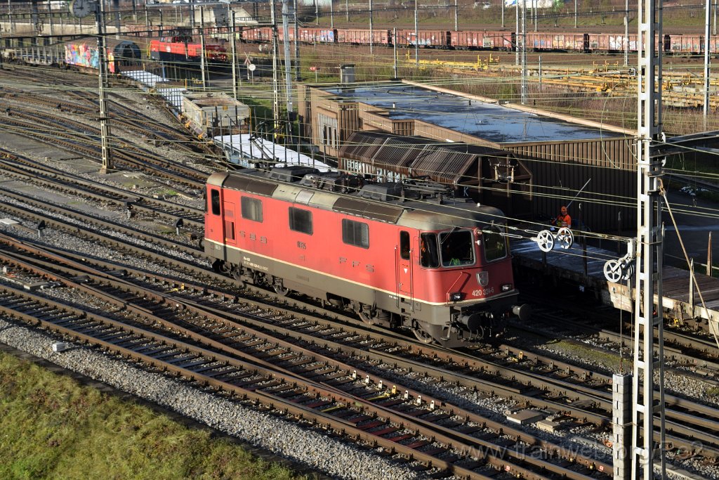 8328-0037-201222.jpg - SBBC Re 4/4'' 11324 (Re 420.324-6)  (Re 91 85 4 420 324-6 CH-SBBC) / RB Limmattal (Brücke Sandäckerstrasse) 20.12.2022