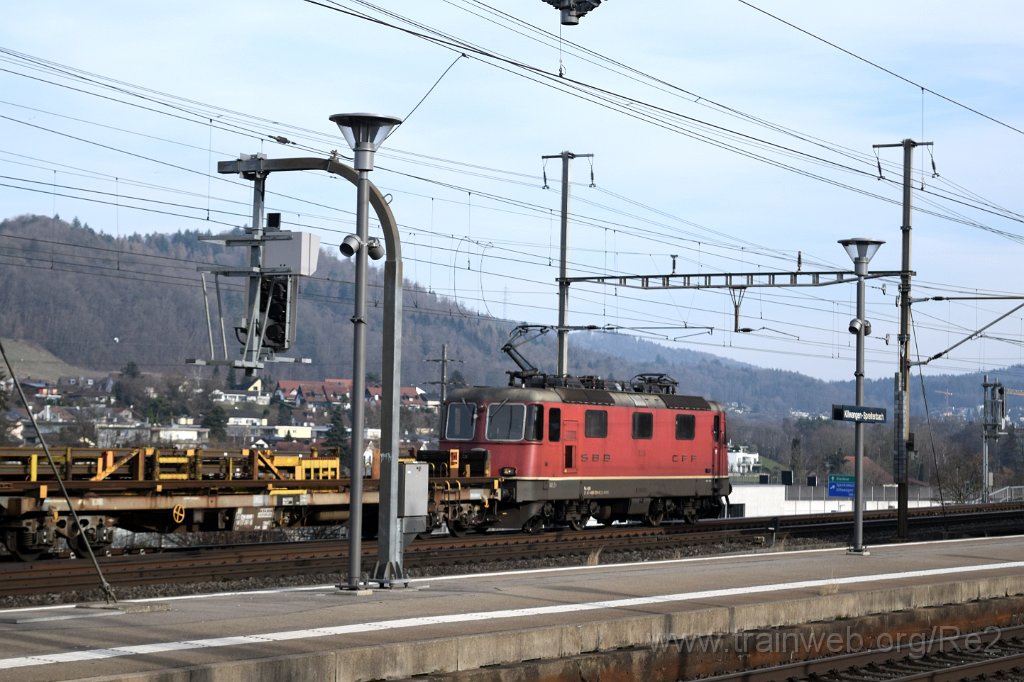 9563-0029-070225.jpg - SBBC Re 4/4'' 11324 (Re 420.324-6)  (Re 91 85 4 420 324-6 CH-SBBC) / Killwangen-Spreitenbach 7.2.2025