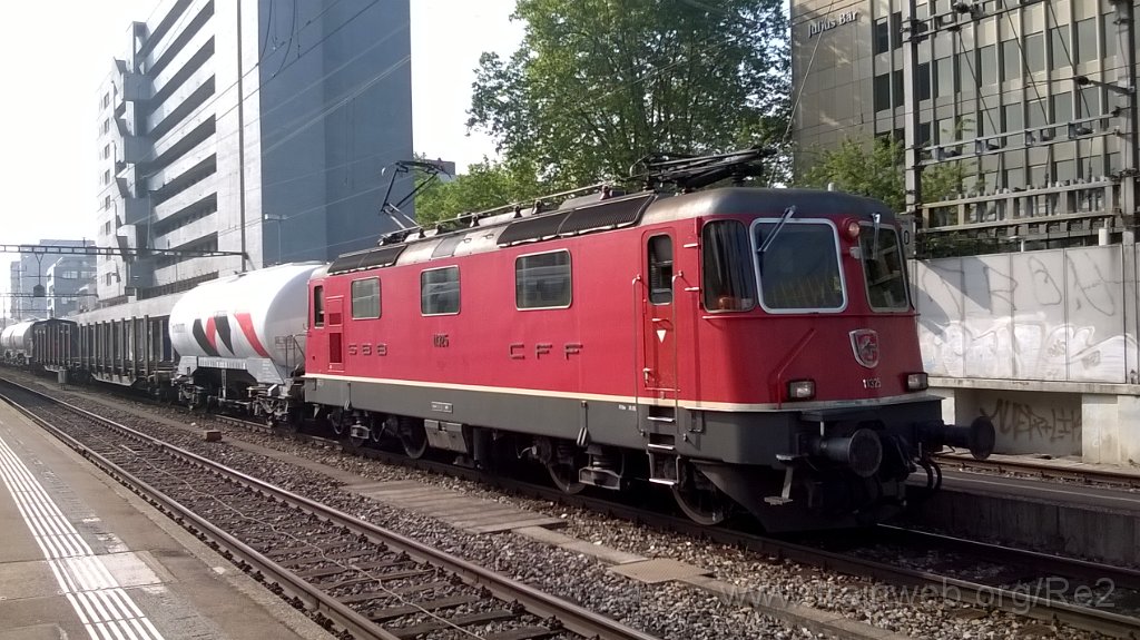 3588-0040-110615.jpg - SBB-CFF Re 4/4'' 11325 / Zürich-Altstetten 11.6.2015