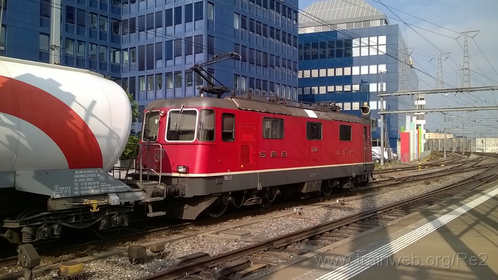 3588-0043-110615.jpg - SBB-CFF Re 4/4'' 11325 / Zürich-Altstetten 11.6.2015