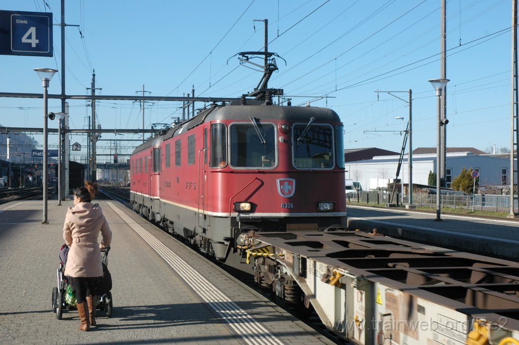 3463-0006-130115.jpg - SBB-CFF Re 6/6 11672 ''Balerna'' + SBB-CFF Re 4/4'' 11326 / Pratteln 13.1.2015