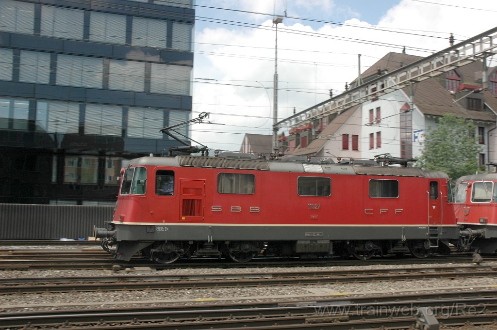 3604-0022-190615.jpg - SBB-CFF Re 4/4'' 11327 / Olten (Fachhochschule Nordwestschweiz) 19.6.2015