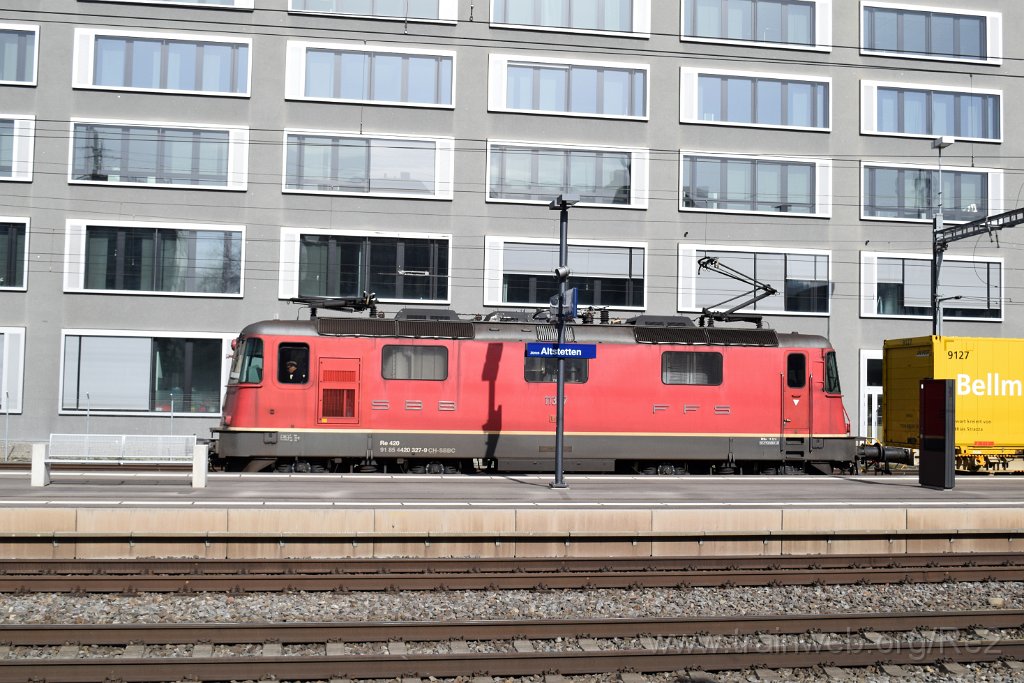 8387-0047-240223.jpg - SBBC Re 4/4'' 11327 (Re 420.327-9)  (Re 91 85 4 420 327-9 CH-SBBC) / Zürich-Altstetten 24.2.2023