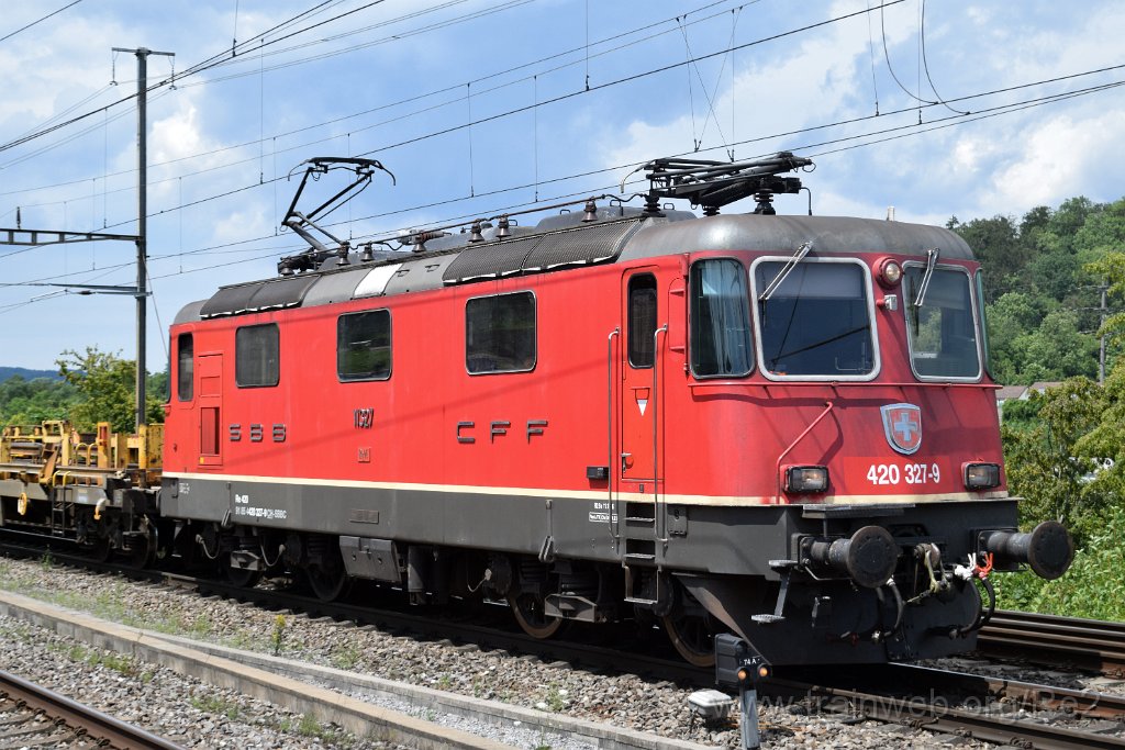 8697-0047-210723.jpg - SBBC Re 4/4'' 11327 (Re 420.327-9)  (Re 91 85 4 420 327-9 CH-SBBC) / Killwangen-Spreitenbach 21.7.2023