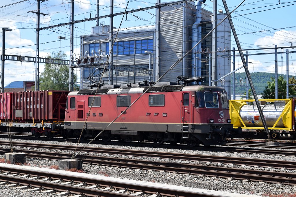 5551-0039-310519.jpg - SBBC Re 4/4'' 11329 (Re 420.329-5)  (Re 91 85 4 420 329-5 CH-SBBC) / Aarau (Torfeld) 31.5.2019