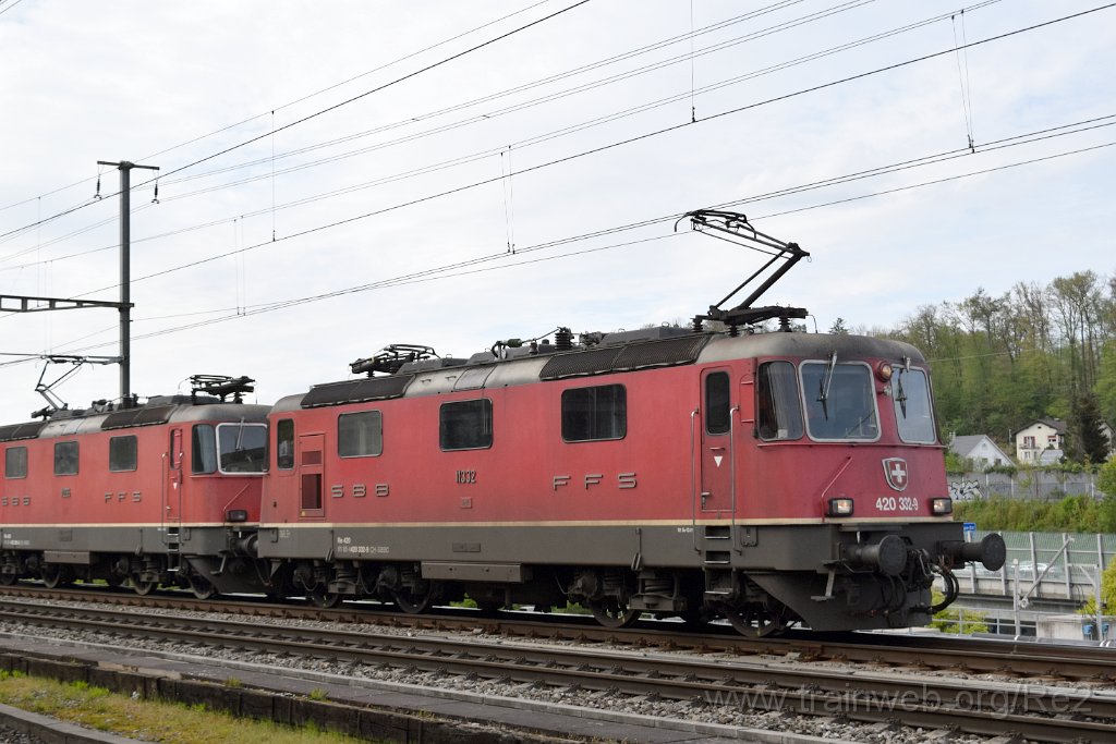 8490-0043-260423.jpg - SBBC Re 4/4'' 11332 (Re 420.332-9)  (Re 91 85 4 420 332-9 CH-SBBC) / Killwangen-Spreitenbach 26.4.2023