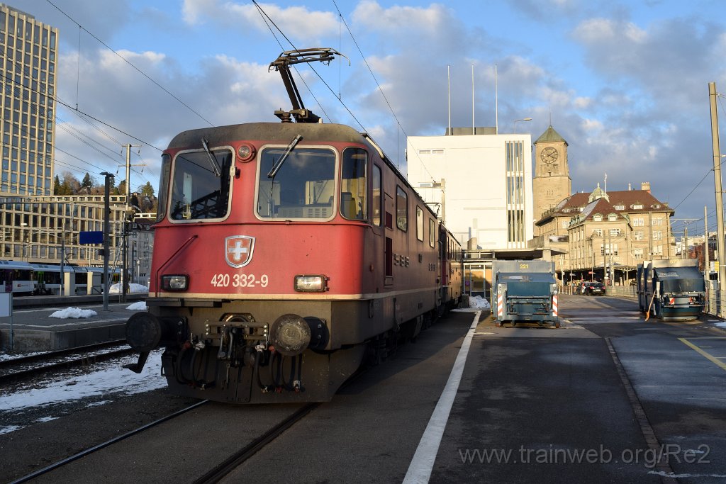 9537-0041-110125.jpg - SBBC Re 4/4'' 11332 (Re 420.332-9)  (Re 91 85 4 420 332-9 CH-SBBC) + SBBC Re 4/4'' 11331 (Re 420.331-1)  (Re 91 85 4 420 331-1 CH-SBBC) / St.Gallen HB 11.1.2025