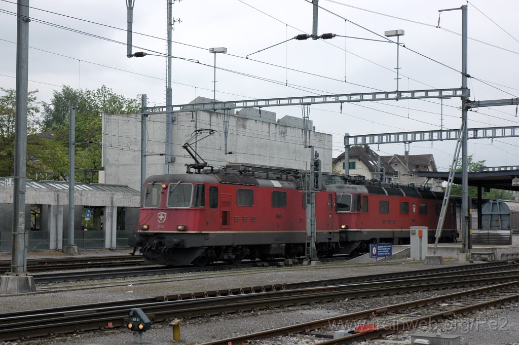 1872-0001-200510.jpg - SBB-CFF Re 4/4'' 11333 + SBB-CFF Re 6/6 11613 ''Rapperswil'' / Regensdorf-Watt 20.5.2010