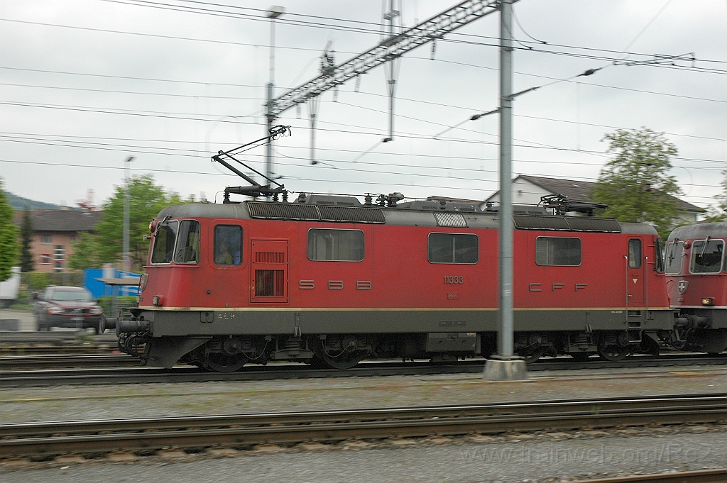 1872-0002-200510.jpg - Re 4/4" 11333 / Regensdorf-Watt 20.5.2010