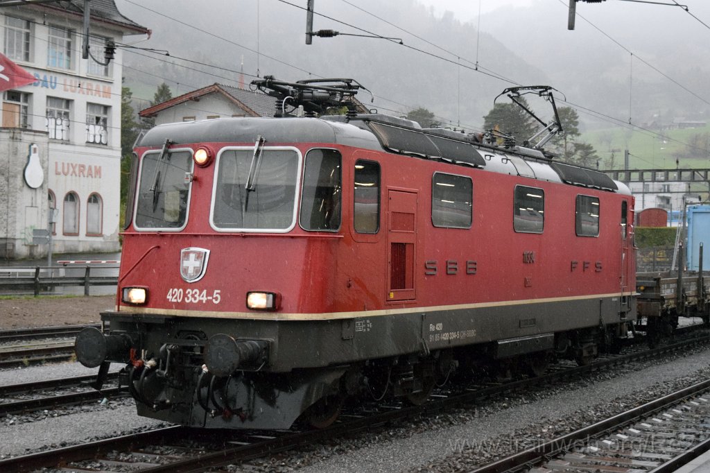 7188-0026-261020.jpg - SBBC Re 4/4'' 11334 (Re 420.334-5)  (Re 91 85 4 420 334-5 CH-SBBC) / Arth-Goldau 26.10.2020
