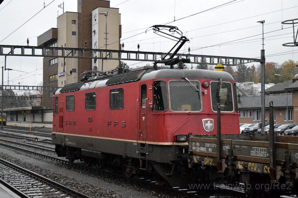 7188-0027-261020.jpg - SBBC Re 4/4'' 11334 (Re 420.334-5)  (Re 91 85 4 420 334-5 CH-SBBC) / Arth-Goldau 26.10.2020