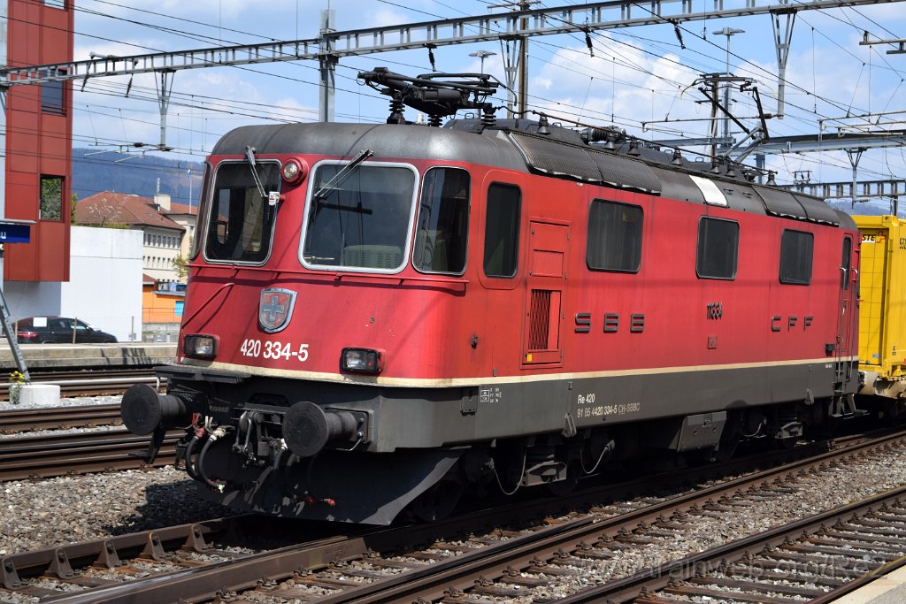 7351-0030-200421.jpg - SBBC Re 4/4'' 11334 (Re 420.334-5)  (Re 91 85 4 420 334-5 CH-SBBC) / Aarau 20.4.2021