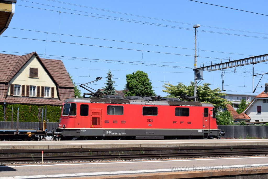 8645-0030-310523.jpg - SBBC Re 4/4'' 11334 (Re 420.334-5)  (Re 91 85 4 420 334-5 CH-SBBC) / Lenzburg 31.5.2023