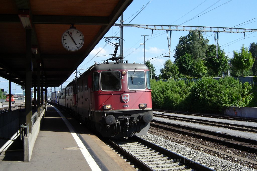 1199-0046-300606.jpg - SBB-CFF Re 4/4'' 11335 + SBB-CFF Re 6/6 11640 ''Münchenstein'' / Wohlen 30.6.2006