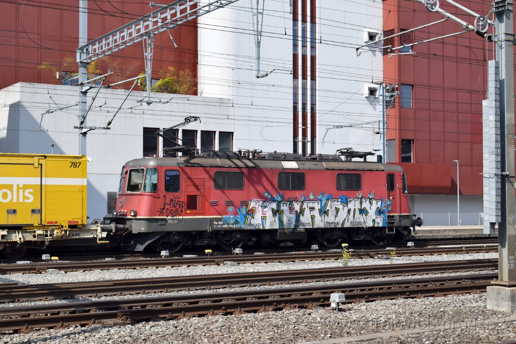 7356-0018-200421.jpg - SBBC Re 4/4'' 11335 (Re 420.335-2)  (Re 91 85 4 420 335-2 CH-SBBC) / Aarau 20.4.2021
