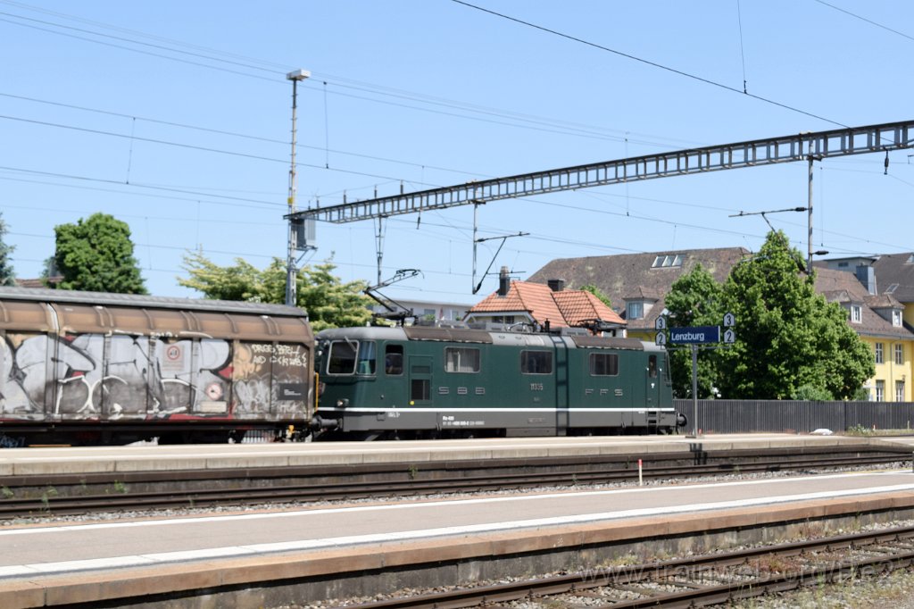 8644-0025-310523.jpg - SBBC Re 4/4'' 11335 (Re 420.335-2)  (Re 91 85 4 420 335-2 CH-SBBC) / Lenzburg 31.5.2023