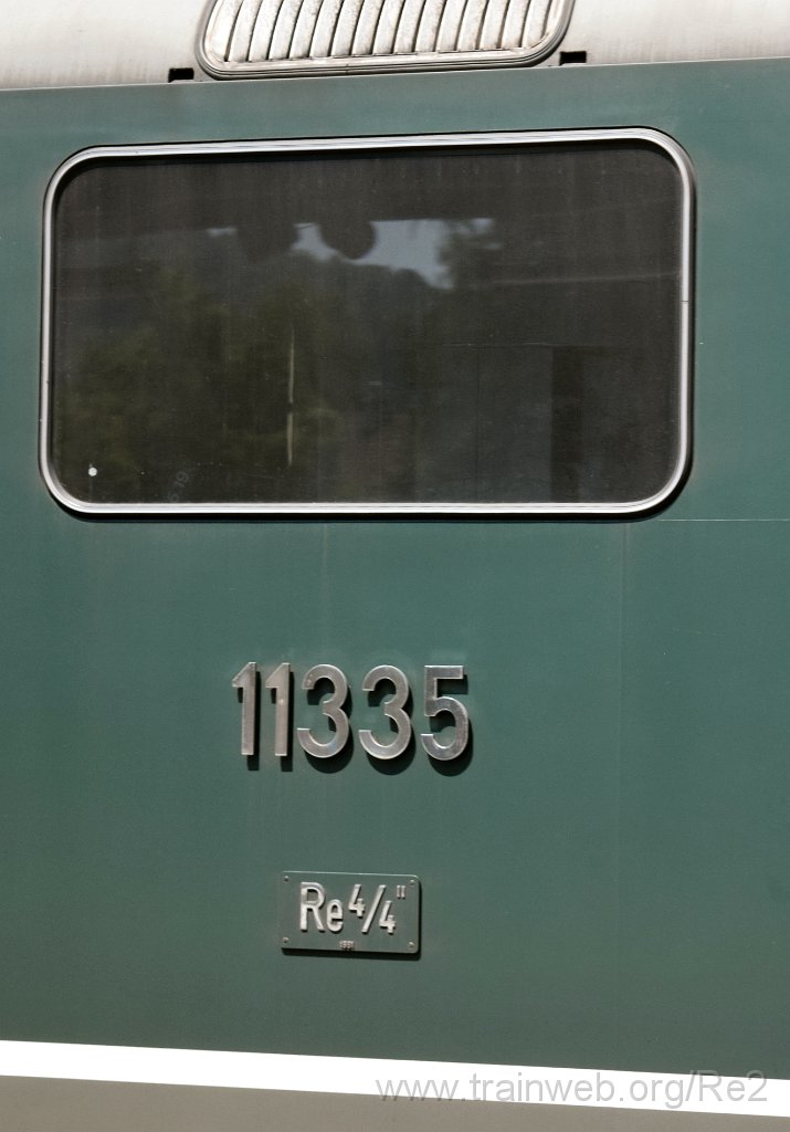9834-0012-190625.jpg - SBBC Re 4/4'' 11335 (Re 420.335-2)  (Re 91 85 4 420 335-2 CH-SBBC) / Sissach 19.6.2025