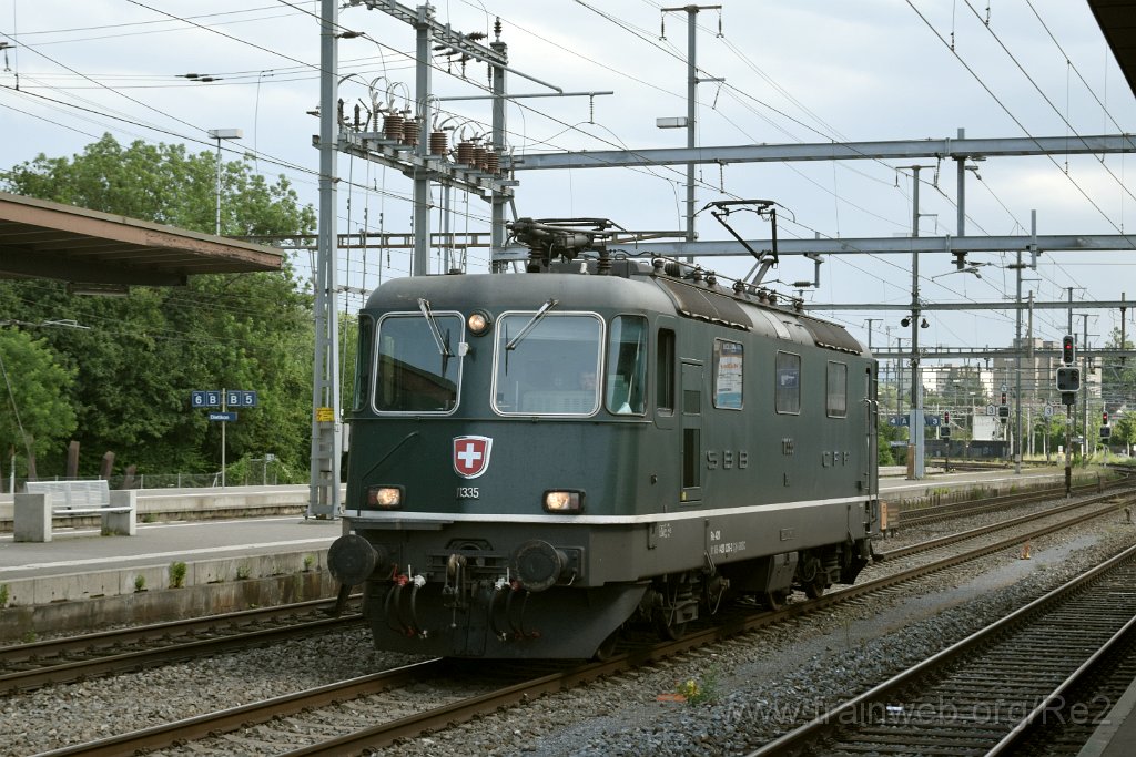 9850-0047-230625.jpg - SBBC Re 4/4'' 11335 (Re 420.335-2)  (Re 91 85 4 420 335-2 CH-SBBC) / Dietikon 23.6.2025