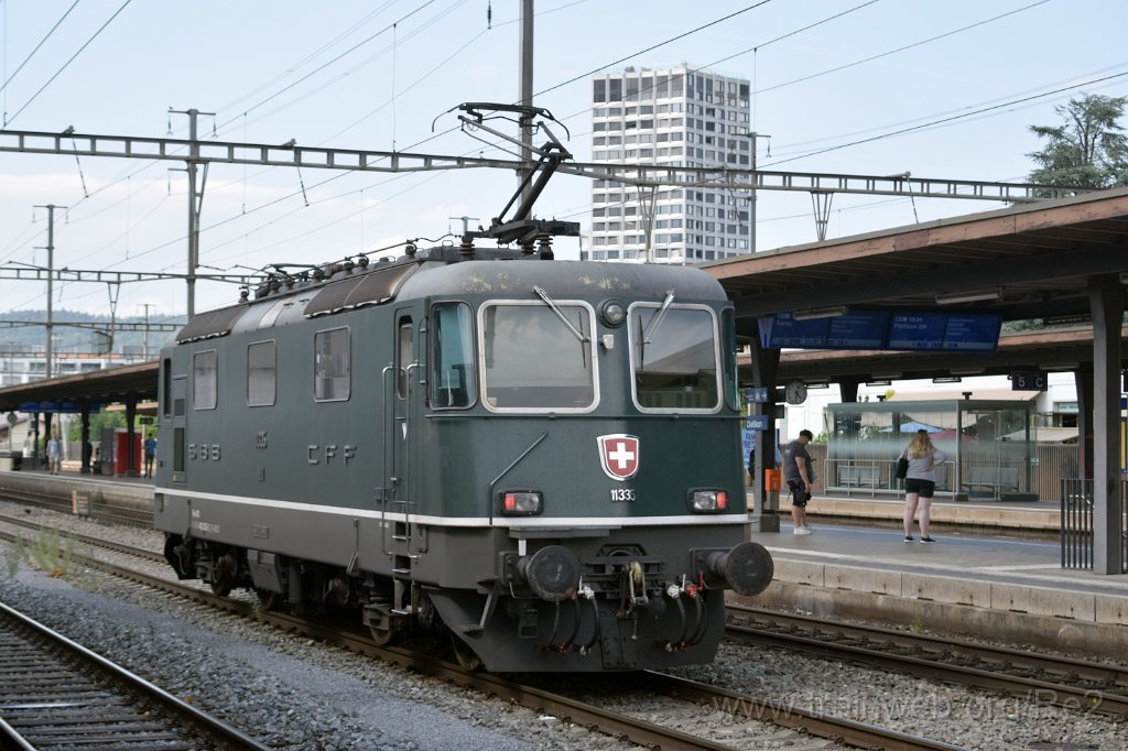 9851-0001-230625.jpg - SBBC Re 4/4'' 11335 (Re 420.335-2)  (Re 91 85 4 420 335-2 CH-SBBC) / Dietikon 23.6.2025