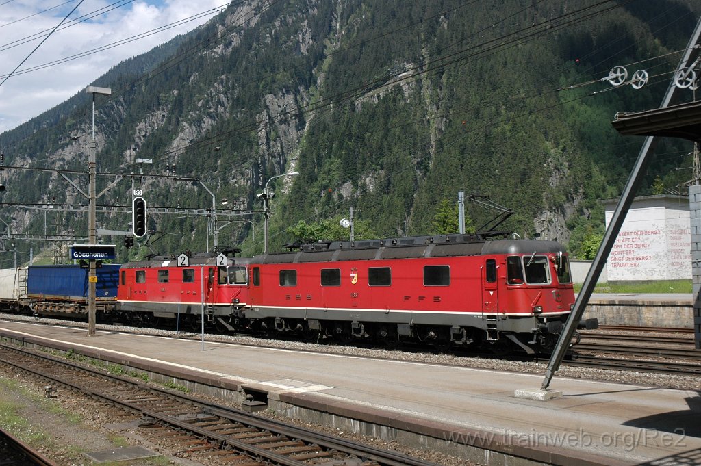 2845-0021-150613.jpg - SBB-CFF Re 6/6 11667 ''Bodio'' + SBB-CFF Re 4/4'' 11336 / Göschenen 15.6.2013