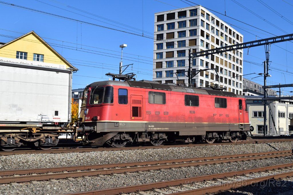 7799-0001-231021.jpg - SBBC Re 4/4'' 11336 (Re 420.336-0)  (Re 91 85 4 420 336-0 CH-SBBC) / Lenzburg 23.10.2021