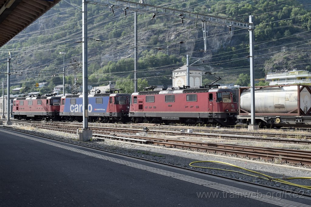 4616-0043-290817.jpg - SBBC Re 4/4'' 11343 (Re 420.343-6)  (Re 91 85 4 420 343-6 CH-SBBC) + SBBC Re 421.386-4 (Re 91 85 4 421 386-4 CH-SBBC) + SBBC Re 4/4'' 11337 (Re 420.337-8)  (Re 91 85 4 420 337-8 CH-SBBC) / Brig 29.8.2017